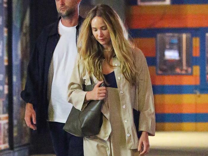 Jennifer Lawrence Wore the Perfect Flats Outfit for Late-Summer Nights Out